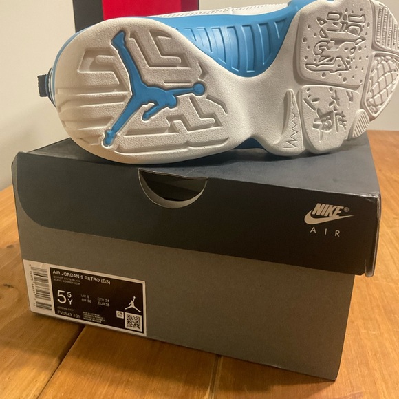 Jordan 9 - Picture 8 of 10